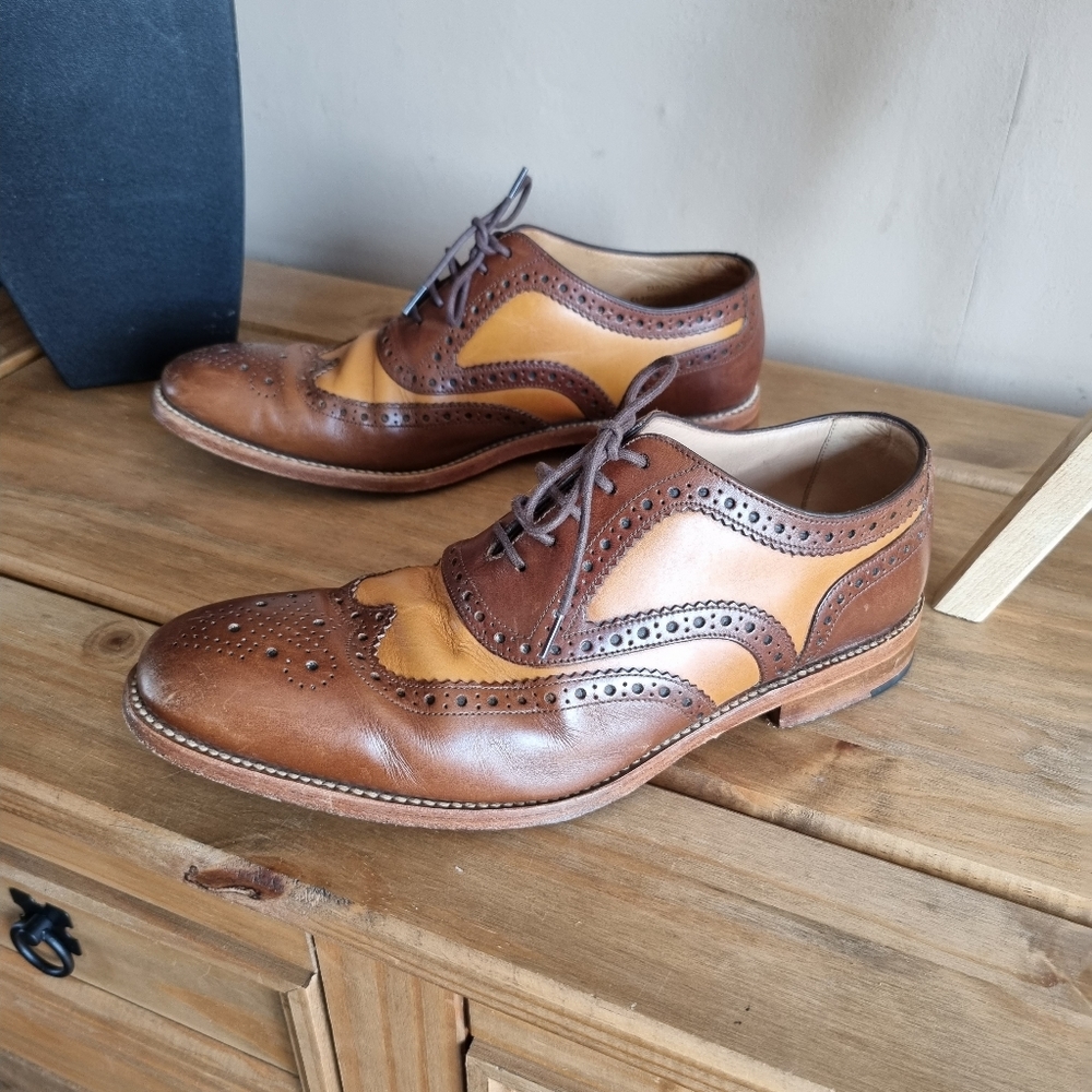 Loake brown/tan brouge lace up leather shoes uk 8 - Picture 1 of 10